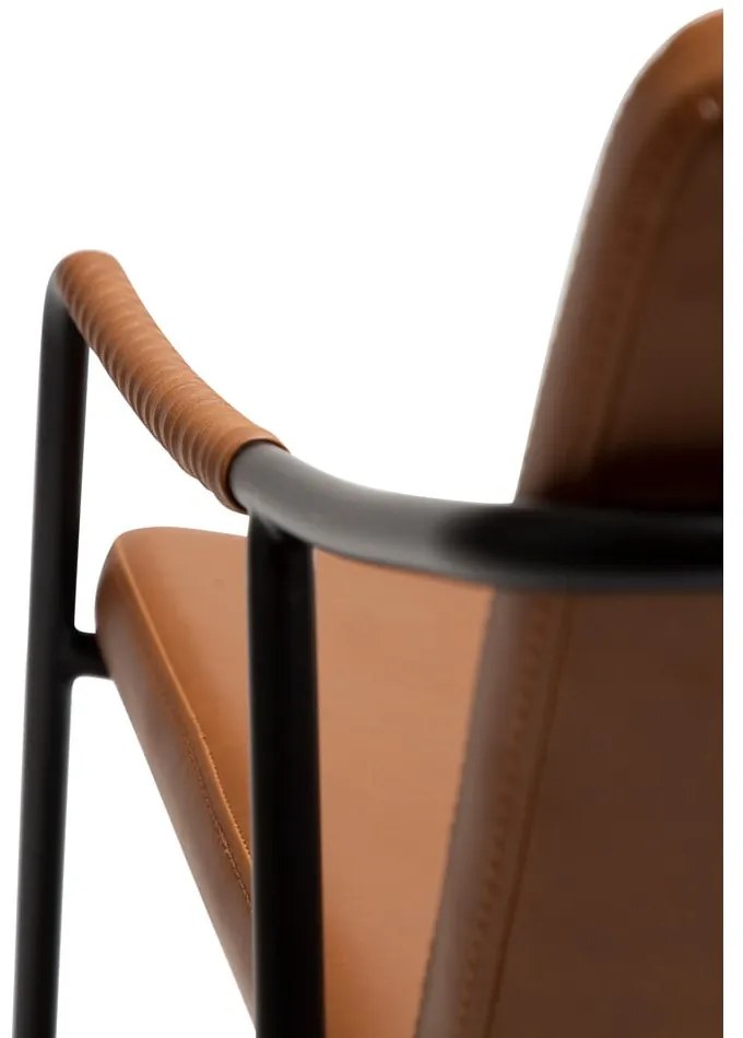 Poltrona in similpelle marrone Boto - DAN-FORM Denmark