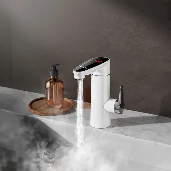 Scaldabagno istantaneo con LED display 3000W/230V IPX4 bianco