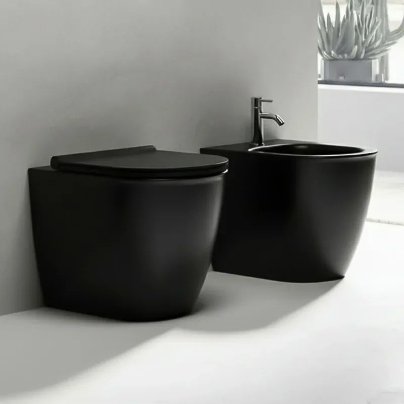 Vaso filomuro traslato nero opaco con sedile soft close di Ceramica Dolomite Mayka