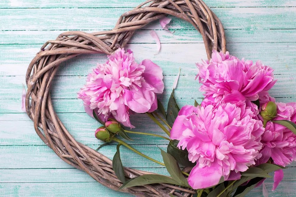 Stampa su tela – Peonie su cuore di legno
