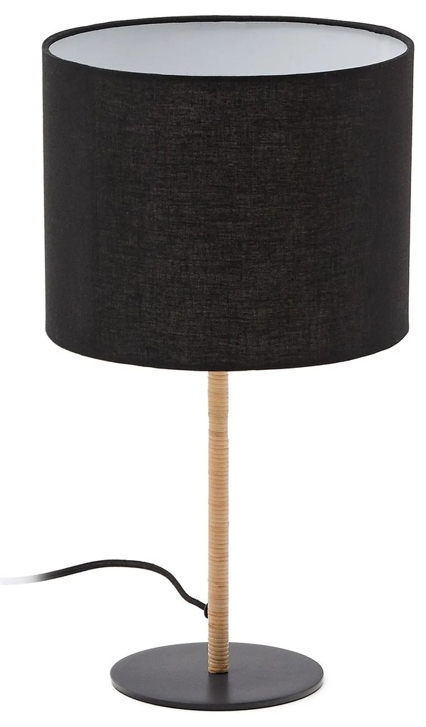 Kave Home - Lampada da tavolo Pina in metallo e rattan con paralume in cotone nero