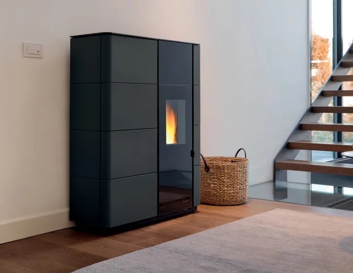 Palazzetti Noah 9 Stufa A Pellet ecofire ad Aria canalizzabile 9kw con Rivestimento in ceramica nero