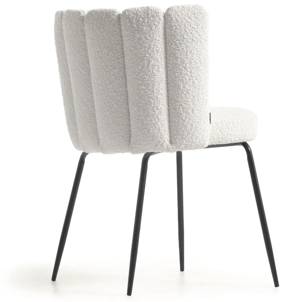 Kave Home - Sedia Aniela in shearling bianco e gambe in metallo con finitura nera