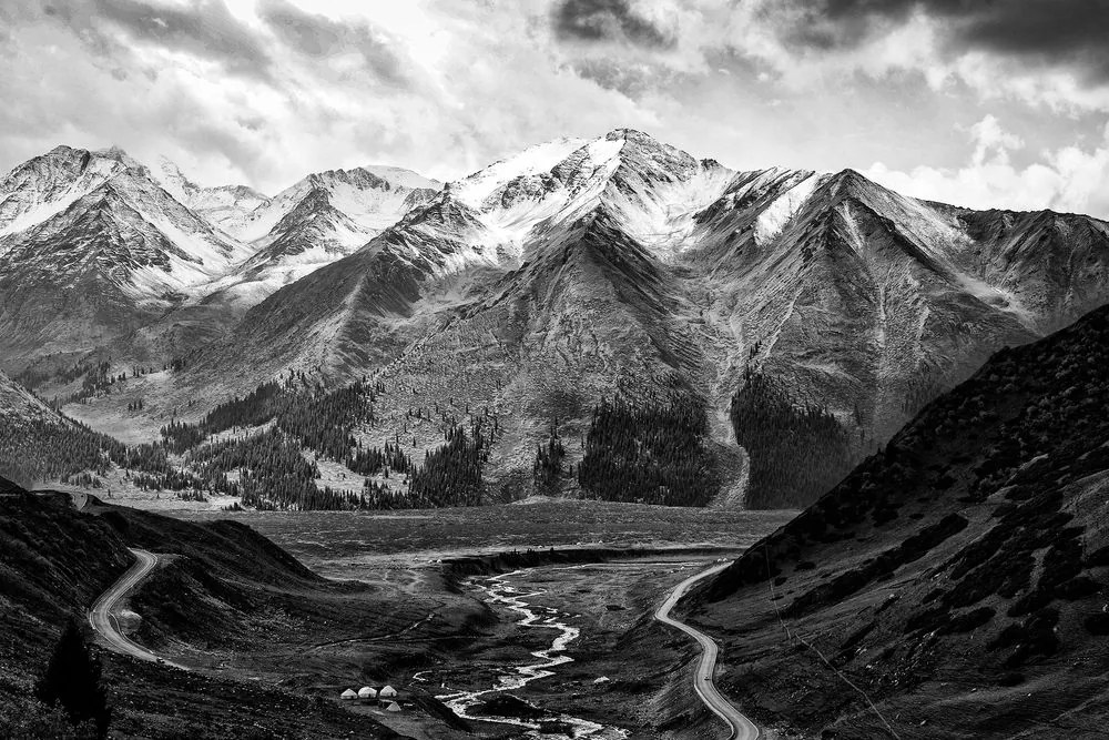 Quadro su tela – Panorama montano magnifico in bianco e nero