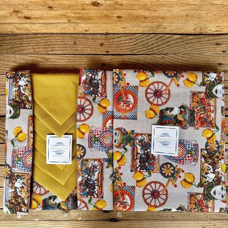 Tovaglia da tavola con tovaglioli Botticelli Home Teste di moro  Colore Multicolor, Dimensioni e Misure Tavola 6 Persone