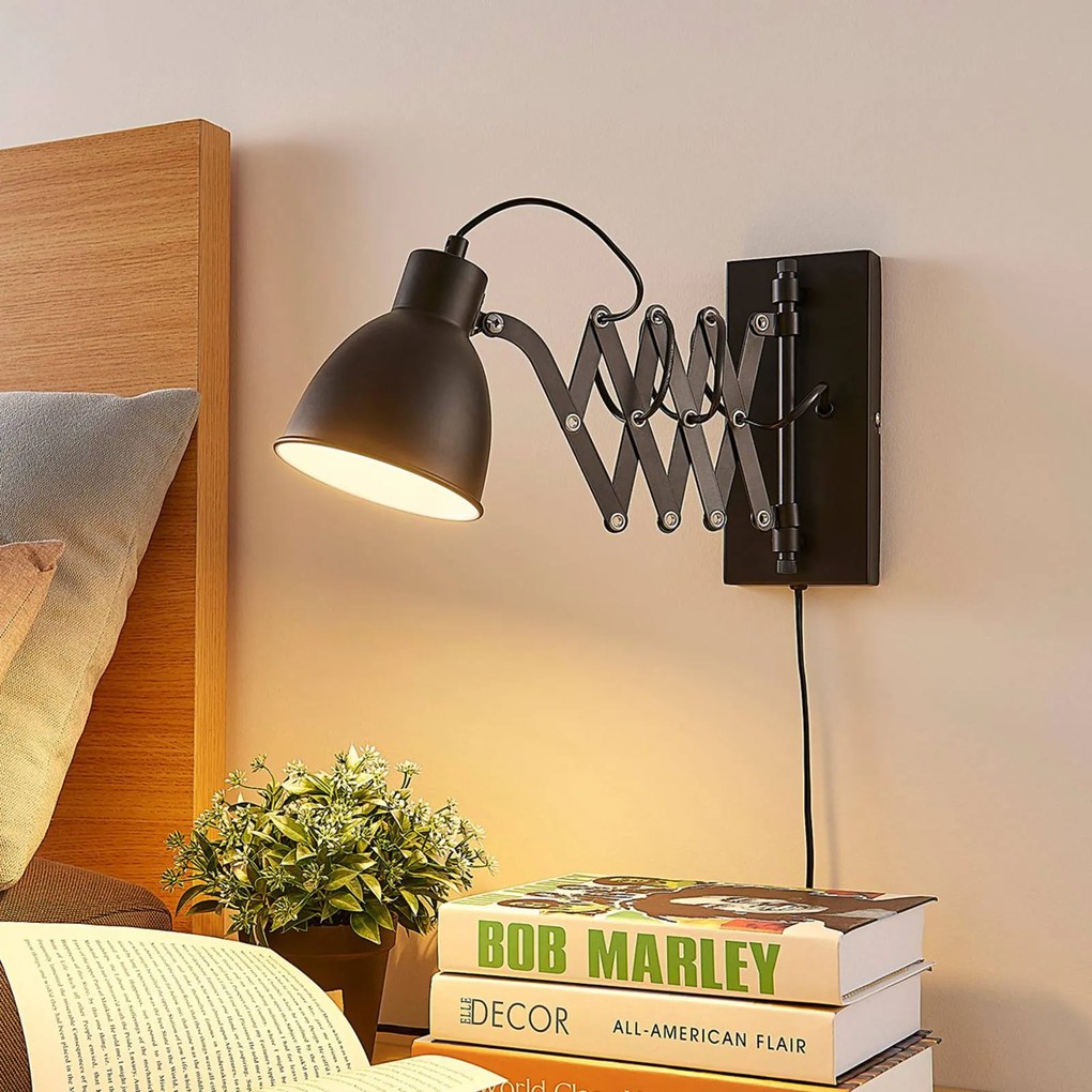 Lindby Applique Merle, nero, 60 cm, lampada da lettura, estensibile