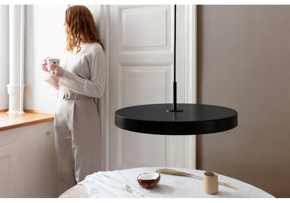 Apparecchio a sospensione LED nero con paralume in metallo ø 43 cm Asteria Medium - UMAGE