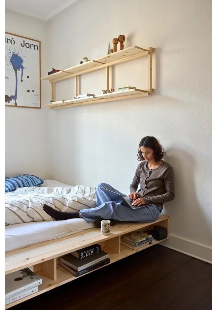 Letto matrimoniale di colore naturale in pino massiccio con rete inclusa 180x200 cm Merge – Karup Design