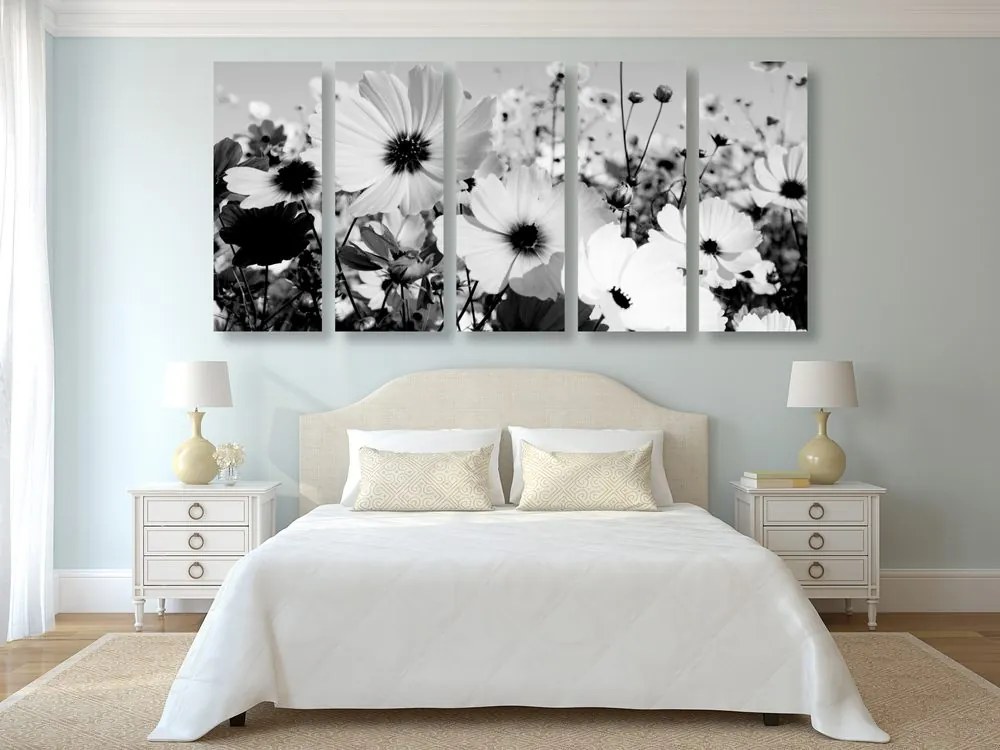 Quadri 5 pezzi – Prato di fiori primaverili in bianco e nero