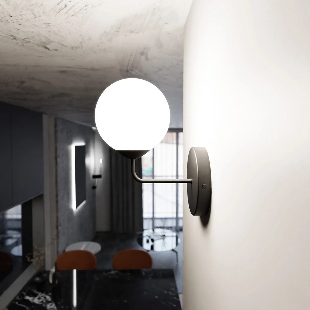 Applique Moderna 1 Luce Susanoo In Acciaio Nero E Vetro A Sfera Bianco