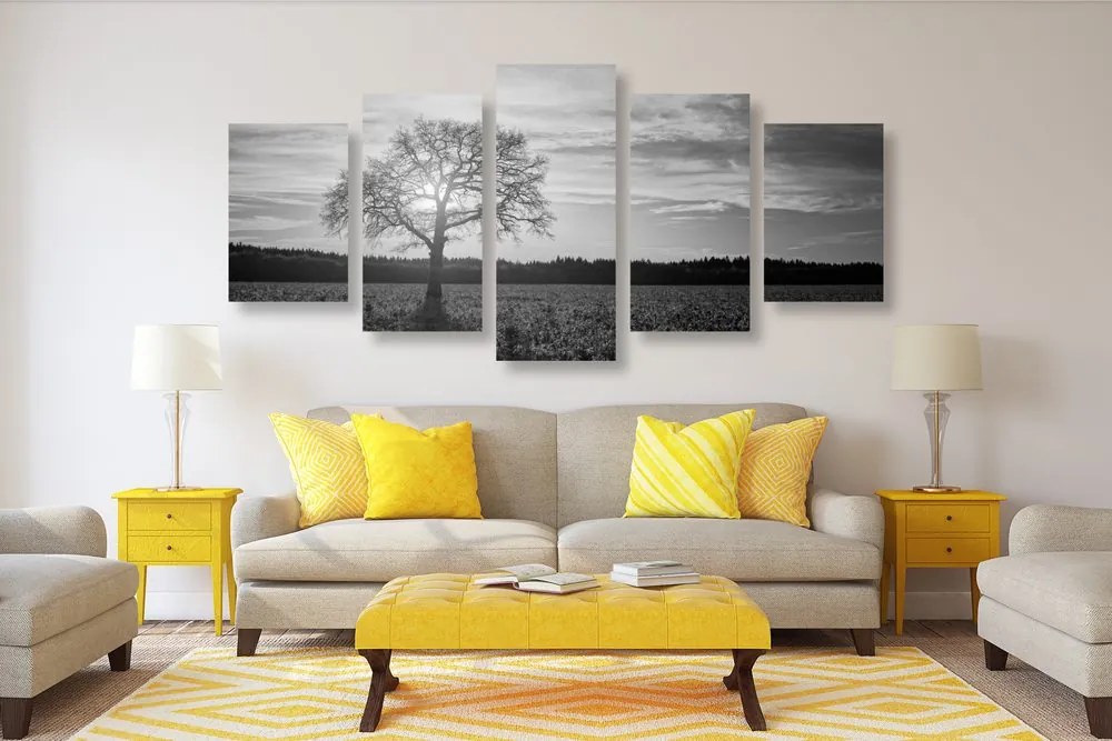 Quadri 5 pezzi – Albero solitario in bianco e nero