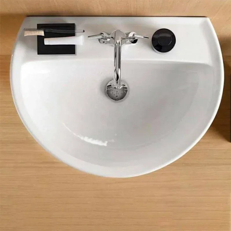 Lavabo sospeso 55 cm Geberit in ceramica lucida Colibrì