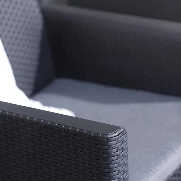 Salotto Per Esterni Rattan Divano Due Poltrone Cuscini E Tavolino Contenitore Claire Graphite Keter