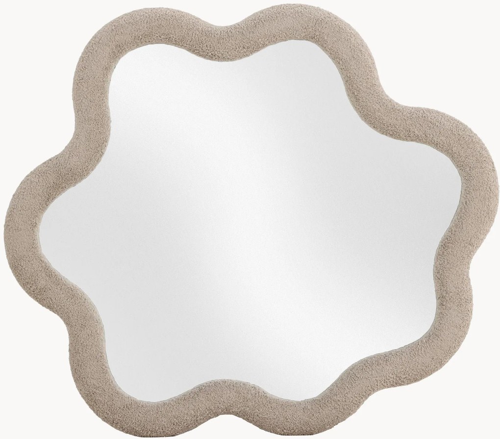 Specchio da parete dalla forma organica con cornice in bouclé Kungsbacka