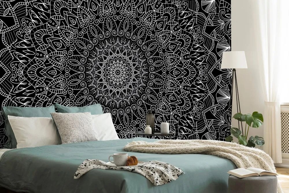Carta da parati autoadesiva – Mandala decorativa dettagliata in bianco e nero