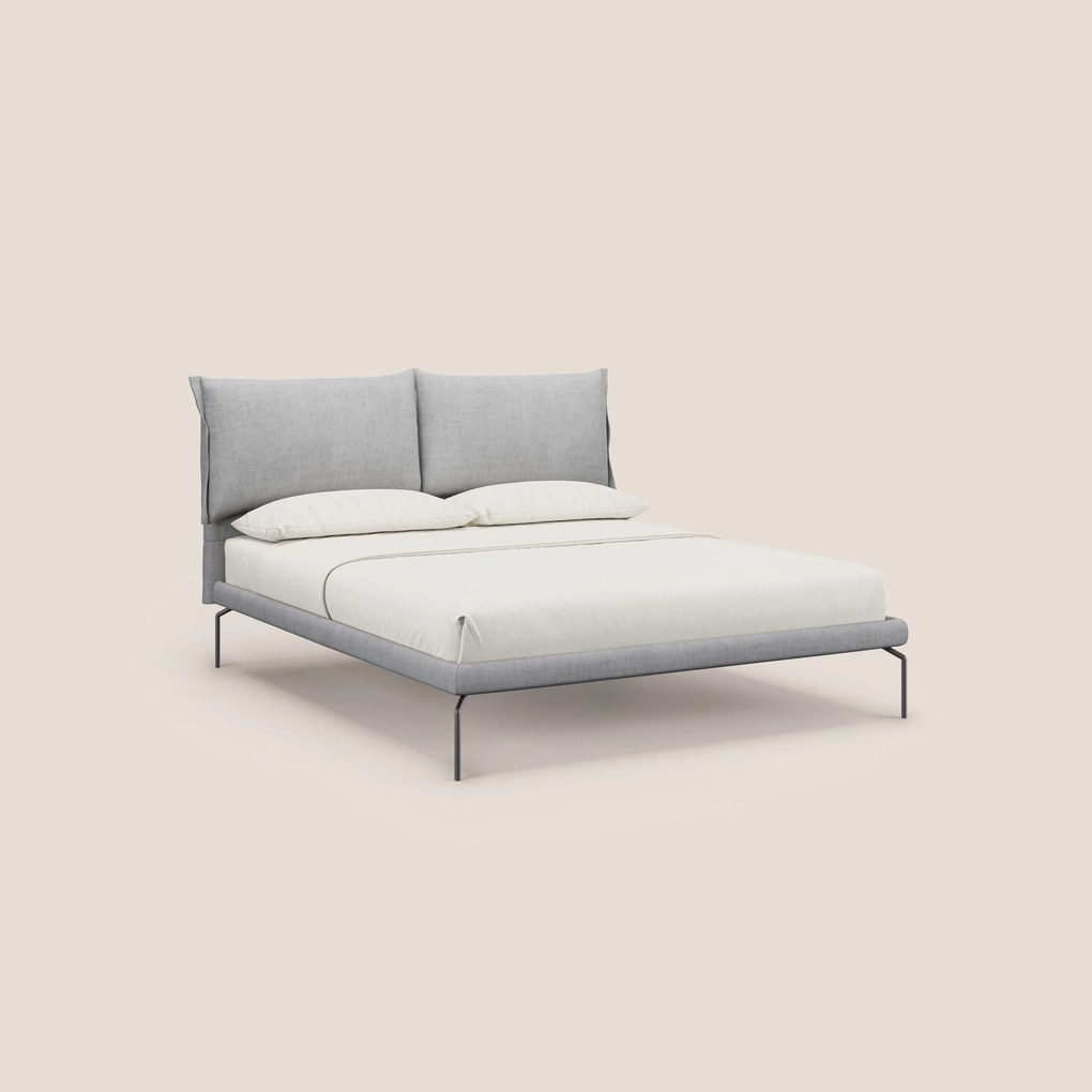 Bice letto imbottito con cuscini e piedi alti in metallo in tessuto impermeabile T02 grigio chiaro