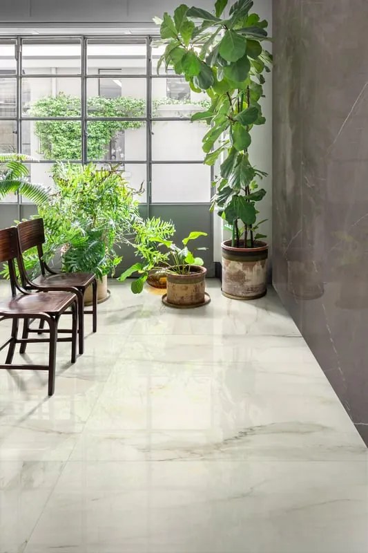 Piastrella da pavimento interno 120 x 278 cm Sp. 6 mm rettificato Jolie in gres porcellanato bianco crema lucido traffico molto intenso (pei 5/5) 6.68 mq
