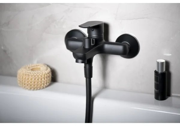 Aqualine - Rubinetto vasca da bagno LOTTA opaco nero