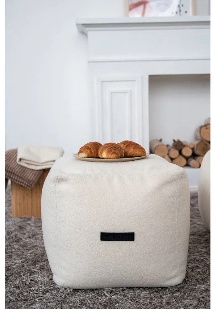 Puof a sacco color crema con rivestimento in bouclé Up! MooG – SLOWDOWN