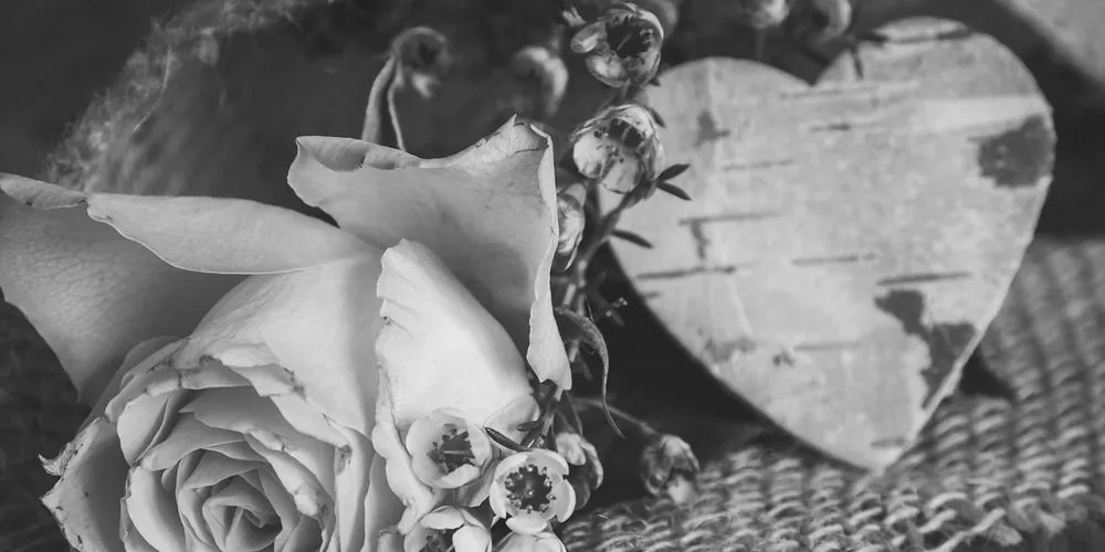 Stampa su tela – Rose e cuore in stile vintage in bianco e nero
