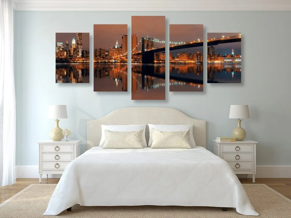 Quadri 5 pezzi – Riflesso di Manhattan nell'acqua