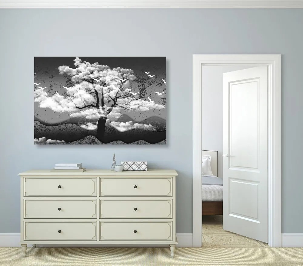 Quadro su tela – Albero in bianco e nero immerso nelle nuvole