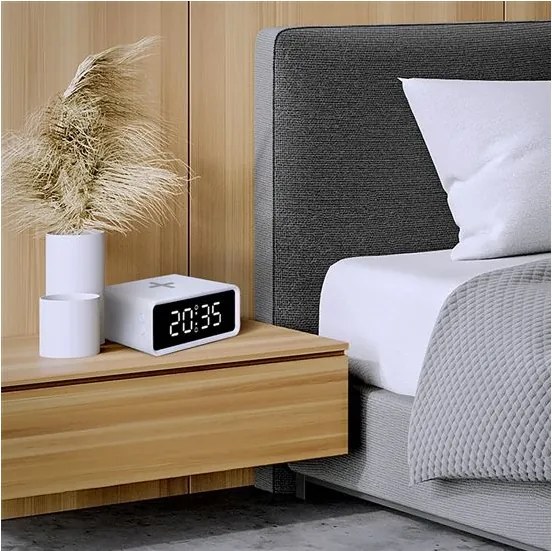 Solight CA07W - Orologio digitale con caricatore wireless Qi 230V/CR2032 bianco