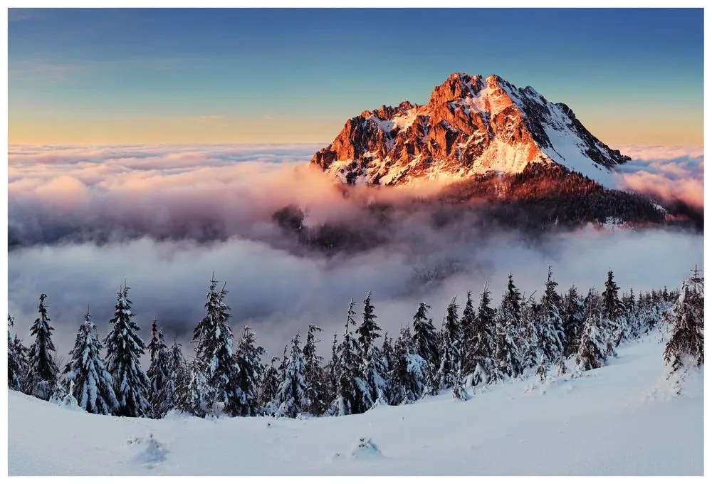 Carta da parati – Rozsutec sotto un manto di neve