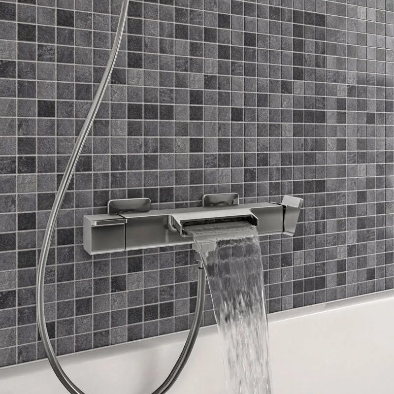 Rubinetto per vasca getto a cascata d'acqua Studio per muro cromo SENSEA