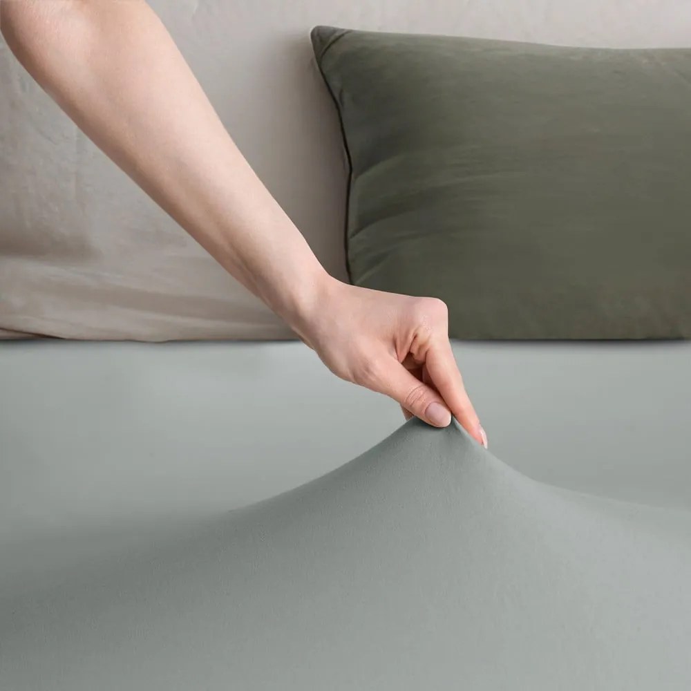 Lenzuolo con angoli grigio chiaro in jersey 240x220 cm Amber – Restilo