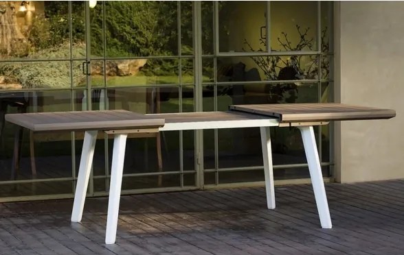 Tavolo Da Esterno Allungabile A 240 Cm Effetto Legno E Gambe Bianche Keter Harmony Cappuccino