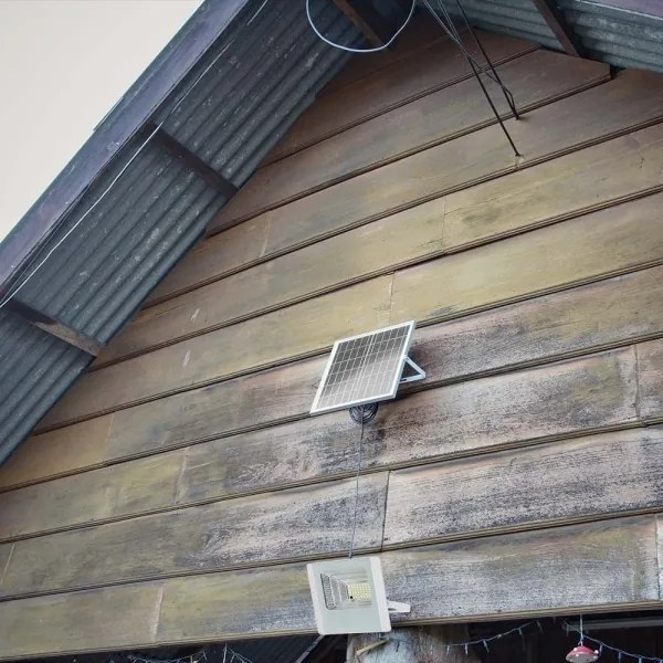 Faro solare LED esterno 20W 3,2V IP65 6400K con telecomando