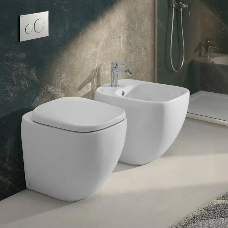 Sanitari filomuro rimless Rak Illusion con copriwater soft close