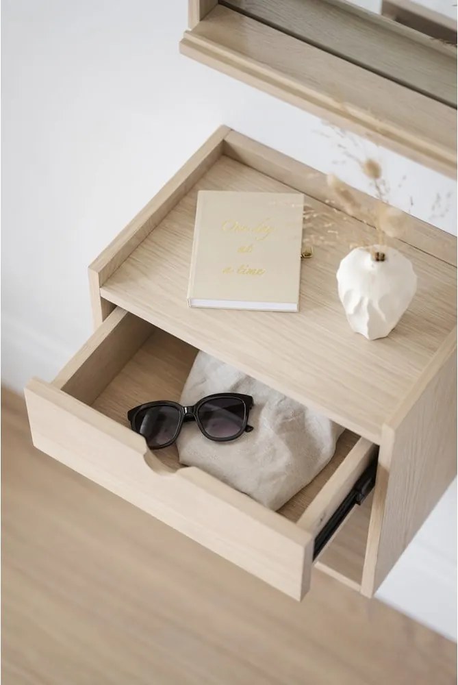 Comodino sospeso con ripiani in legno di quercia in colore naturale Hillmond - Rowico