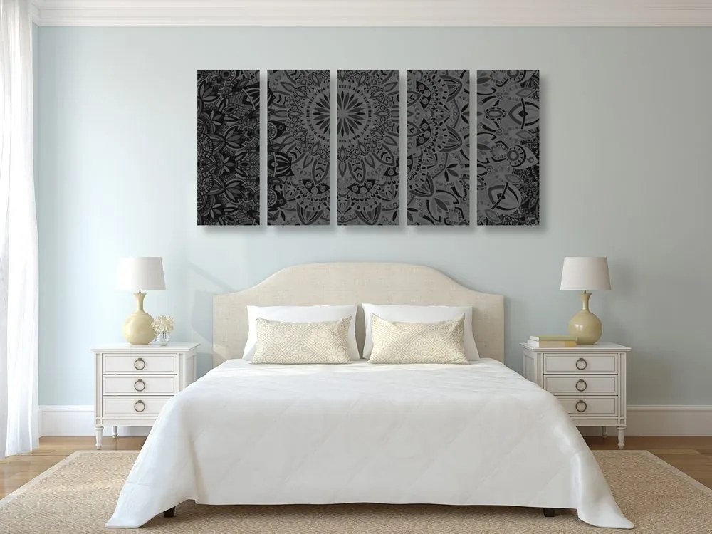 Quadri 5 pezzi – Mandala elegante in bianco e nero