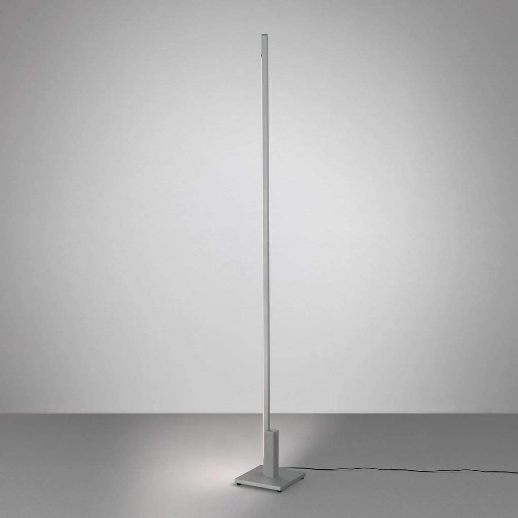 Quitani Talon LED piantana alluminio anodizzato naturale