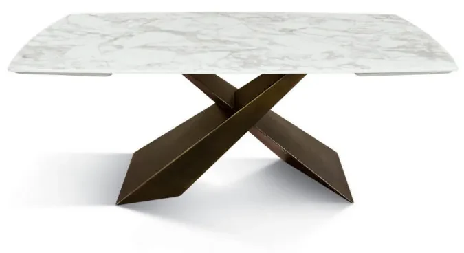 Tavolo FIGARI in vetroceramica bianco arabesco con gambe a X in metallo bronzo, allungabile 160×90 cm – 240×90 cm
