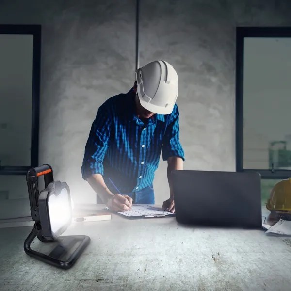 Solight WM-20W-RE-LED Proiettore ricaricabile dimmerabile LED/20W/4400 mAh 4000K IP54