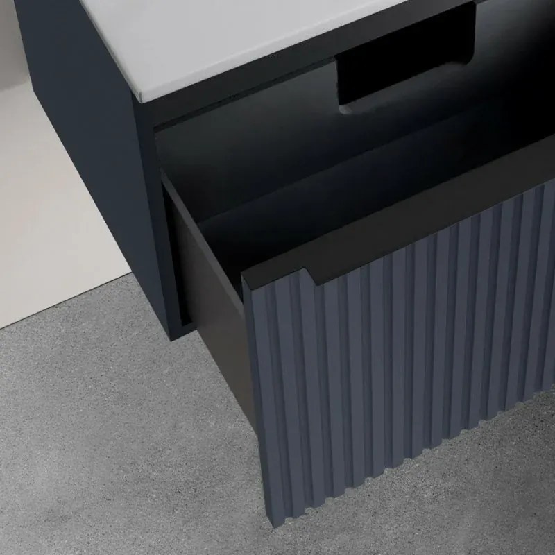 Mobile bagno sospeso 70 cm blu notte cannettato con cassetto, specchio e lavabo Nara