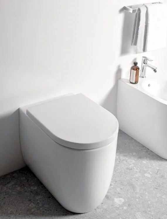 Ideal standard Blend Curve coppia sanitari vaso e bidet tondo a pavimento filo parete con sedile chiusura rallentata bianco T375301+T375101+T376001