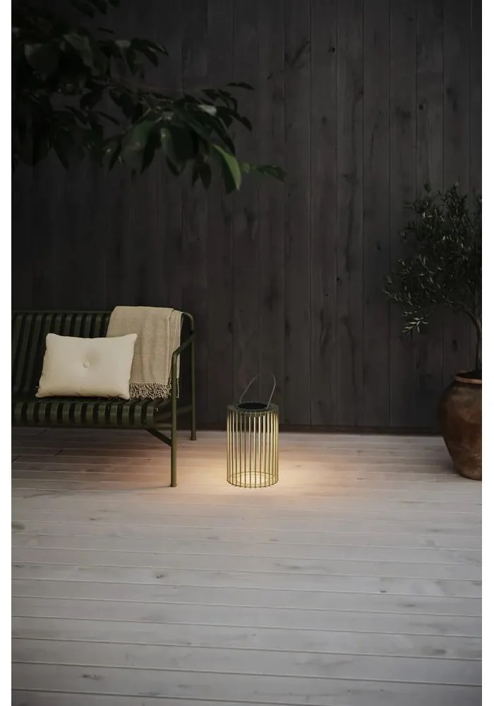 Lanterna a LED verde con alimentazione a pannelli solari e con ricarica USB da esterno (altezza totale 54 cm) Cavia – Markslöjd