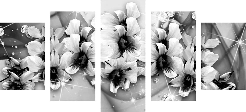 Quadri 5 pezzi – Fiori in bianco e nero su sfondo astratto