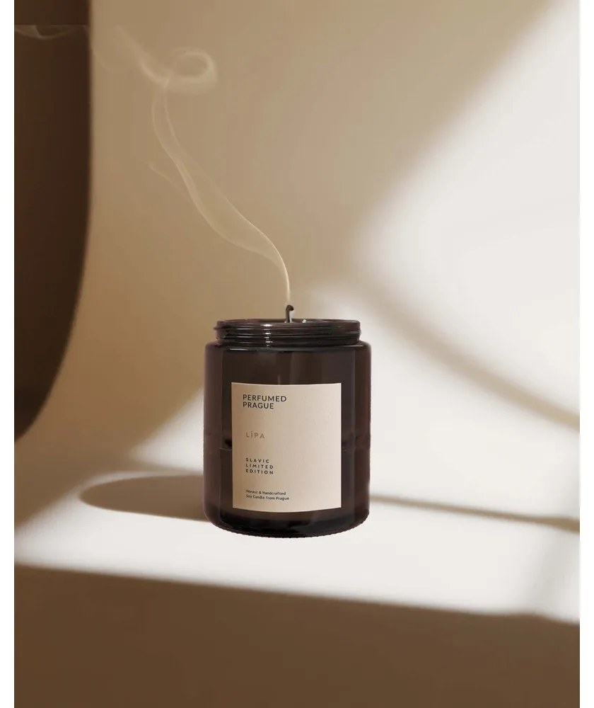 Candela in cera di soia profumata Slavic Edition: #88 Linden, Moss, Hibiscus – Perfumed Prague