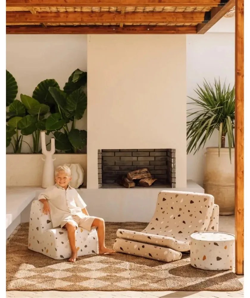 Poltrona per bambini bianca con rivestimento in bouclé e ciniglia Terrazzo Cloud – Wigiwama