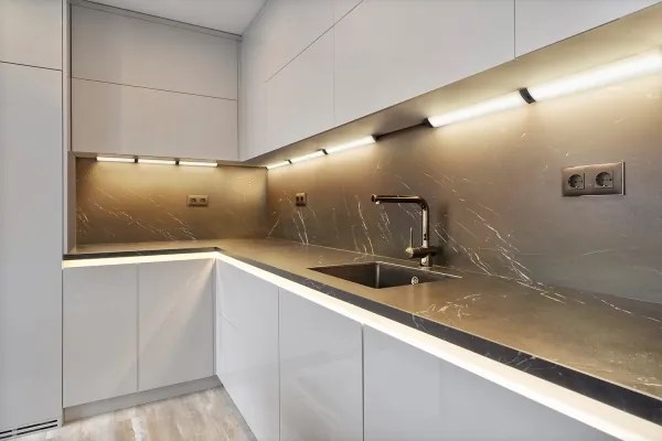 Osram - Lampada sottopensile LED dimmerabile con sensore LINEAR ANGLE LED/5W/230V 35 cm nero