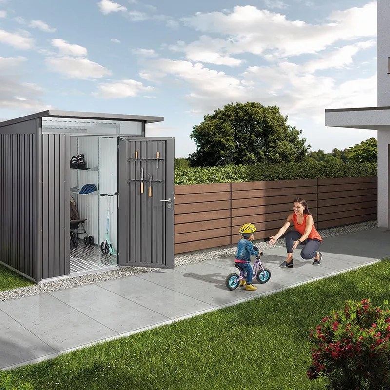Casetta da giardino BIOHORT Avantgarde A7 in acciaio antracite con porta battente semplice, superficie interna 6.3 m² e spessore parete 0.5 mm