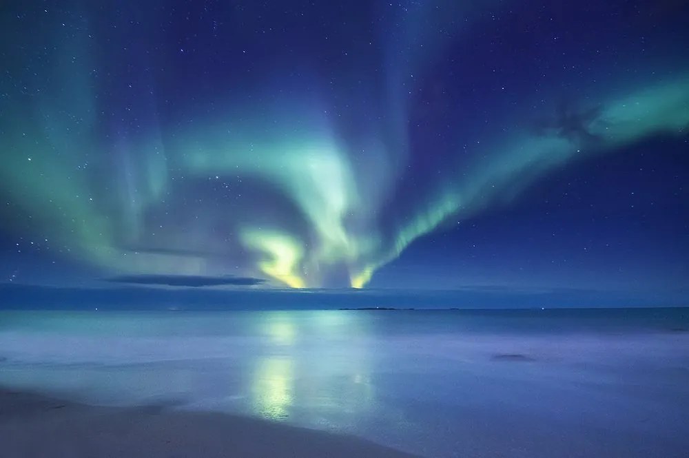 Carta da parati autoadesiva – Aurora boreale sull'oceano