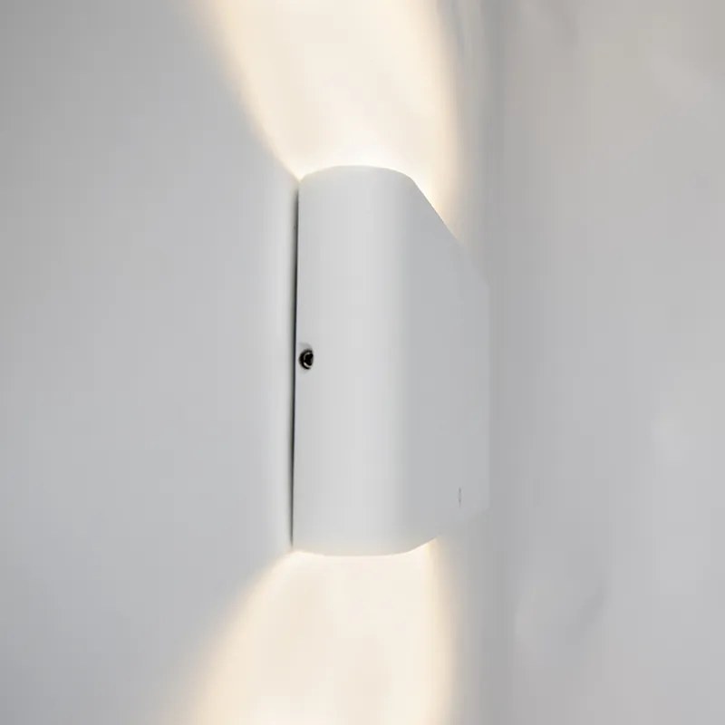 Applique da parete bianca 17,5 cm con LED IP65 - Batt