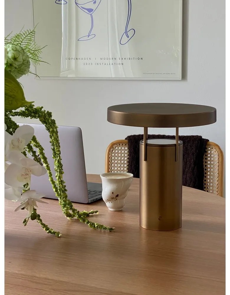 Lampada da tavolo dimmerabile a LED in bronzo con paralume in metallo (altezza 28 cm) BringMe - Hübsch