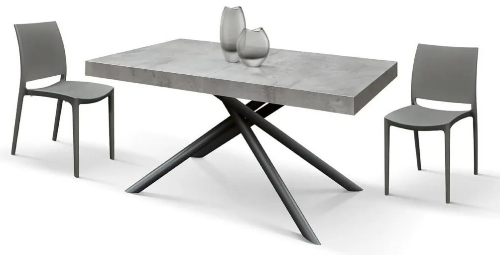 Tavolo CARRARA in legno, finitura grigio cemento e base in metallo verniciato antracite, allungabile 140×90 cm – 220×90 cm